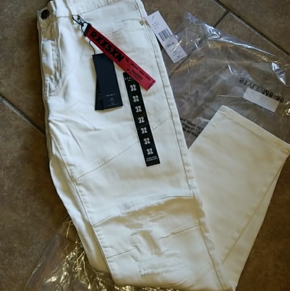🆕️Pure White Denim distress Jean's 30W - Picture 9 of 12